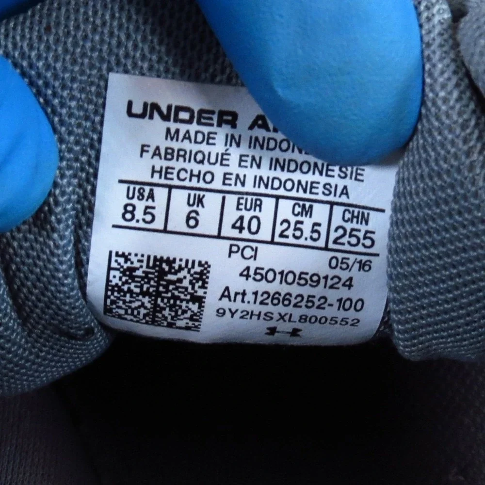 Under Armour Micro G Assert 6 Women Running Shoe 8.5 Athletic White Gray Mesh